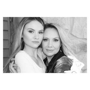 Meet your Posher, Suzanne